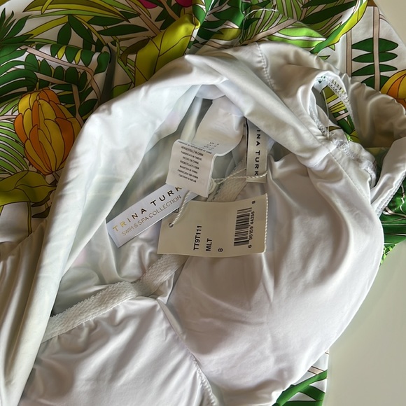 🌴🍍🌸$154 TRINA TURK Green Tropical Print Off Shoulder Ruffle Swimsuit Size 8 - Picture 11 of 11